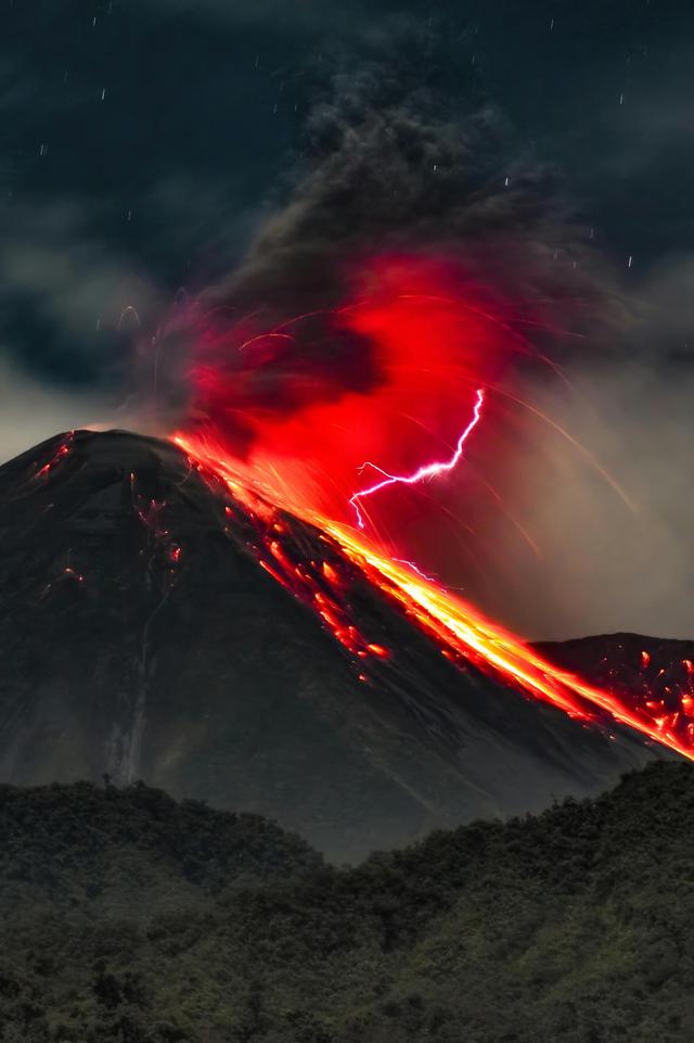 ECUADOR EL REVENTADOR